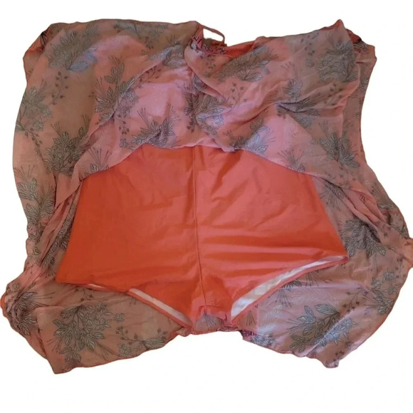 Plus swimsuit - Picture 3 of 4